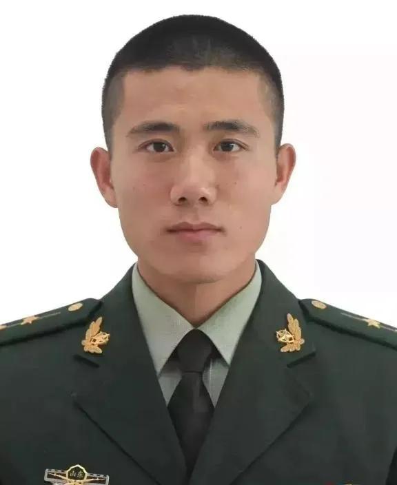“国家白白培养了他5年！”2018年，武警济南支队新人王成龙入伍仅26天，却在“