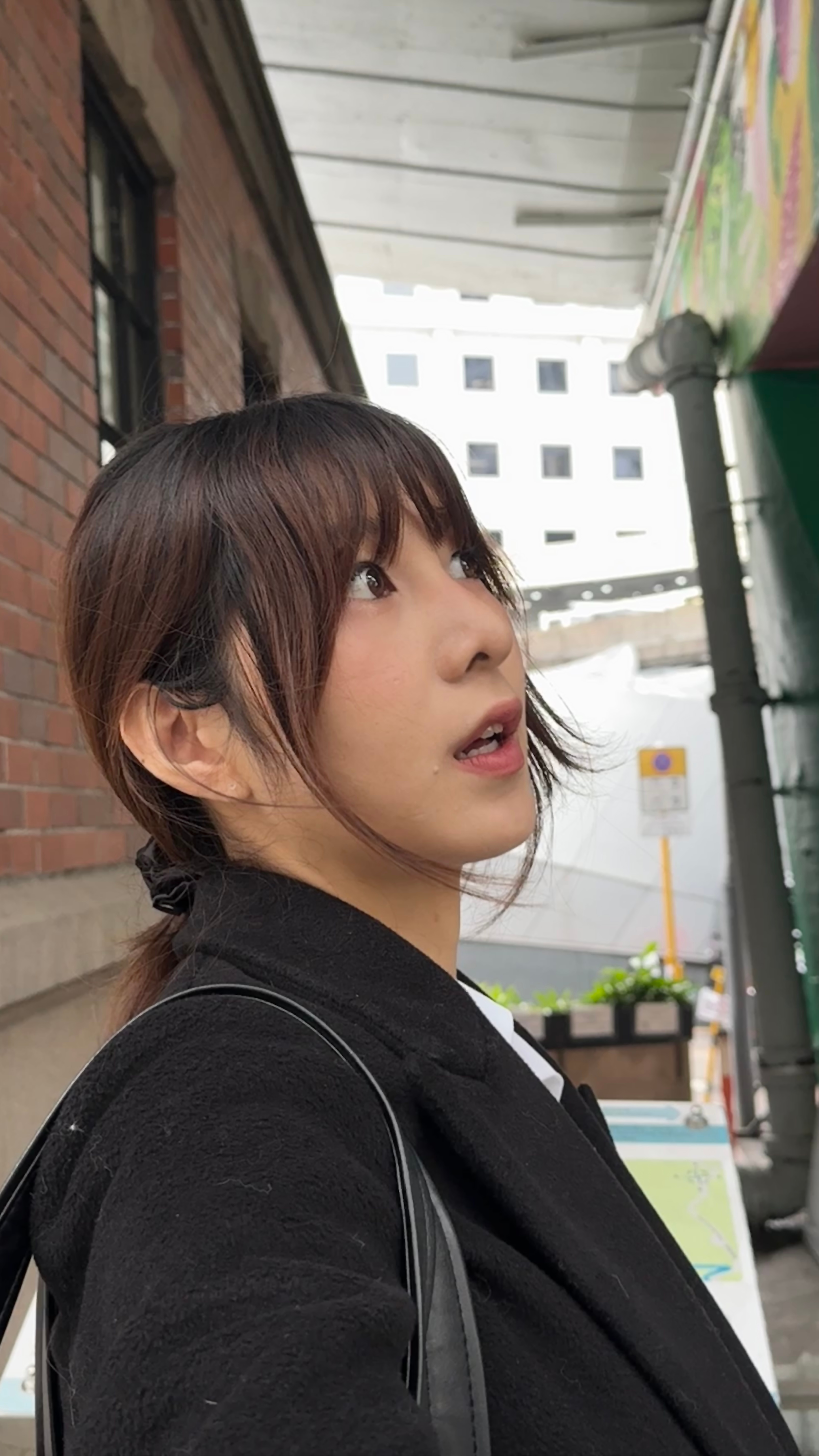 今天美签～ 我是四位主持人里最后一个签证的！不知道会不会过呢？  ​​​