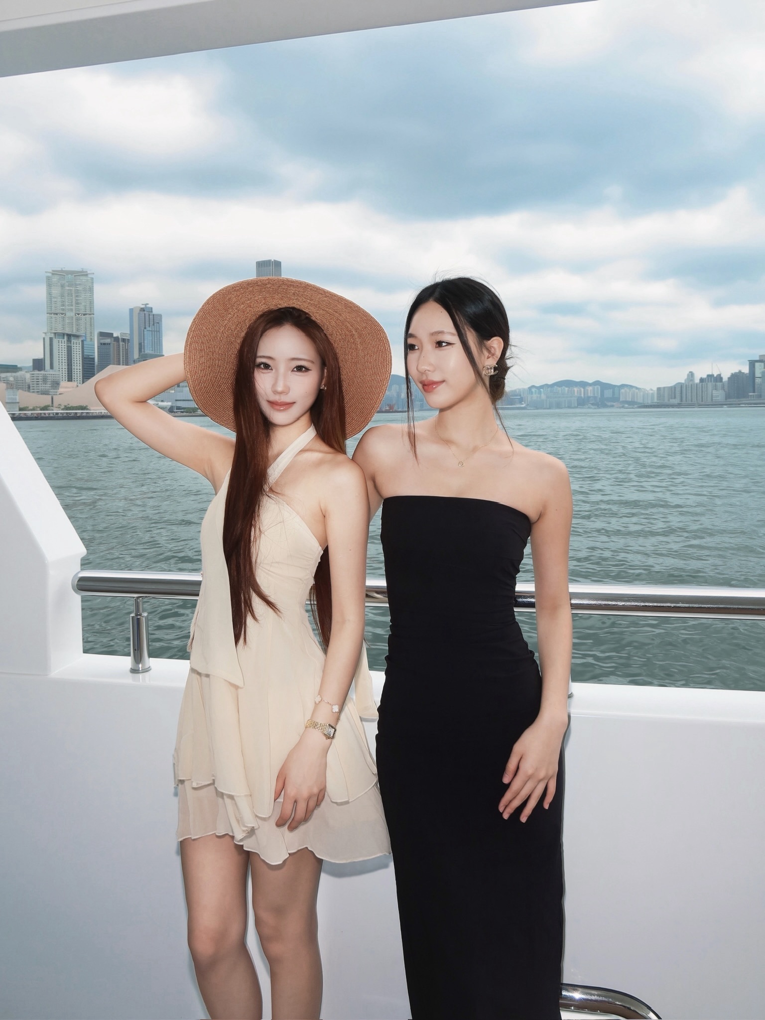 Elly、Lily更新香港之旅美照～谁这么会生啦！小S全家香港度假