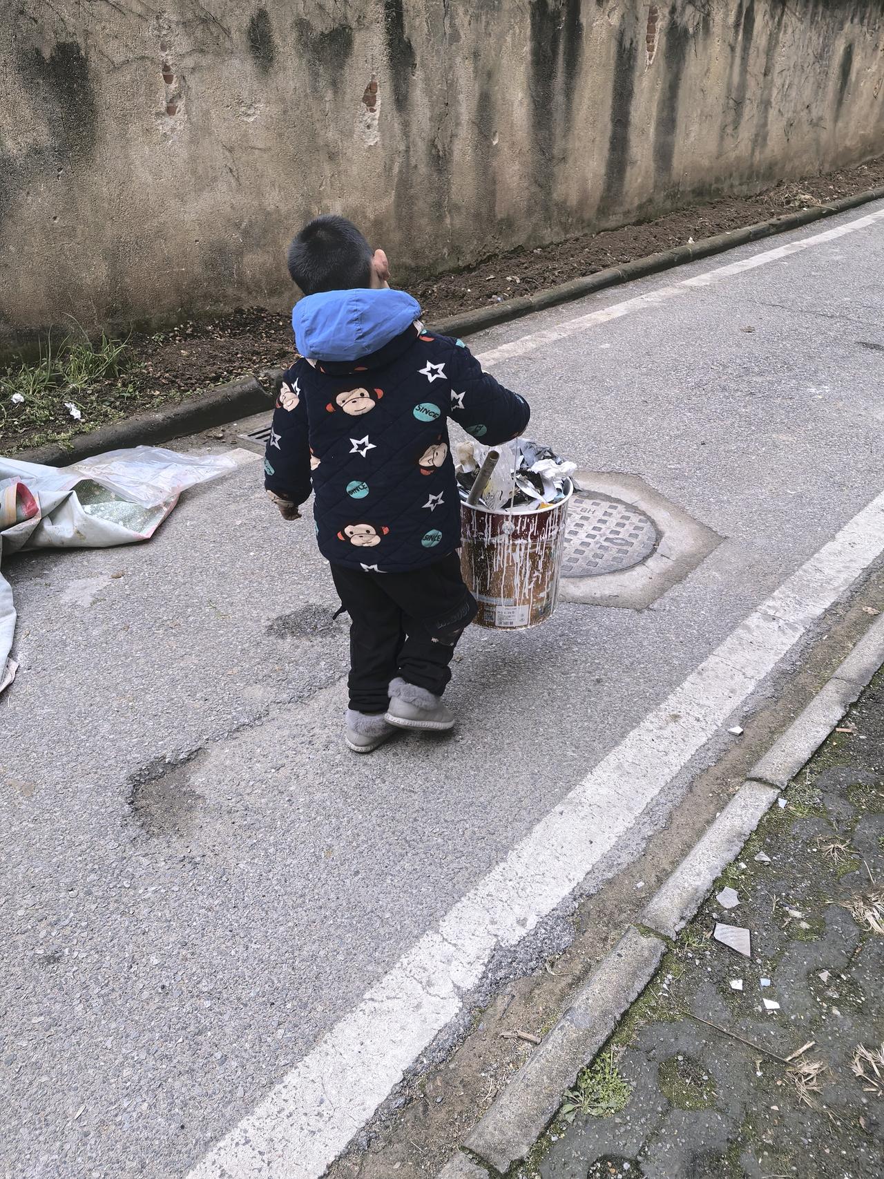 孩子说这学期我做得最明智的一件事就是给他报了学校的心理课，现在班里同学都知道这门