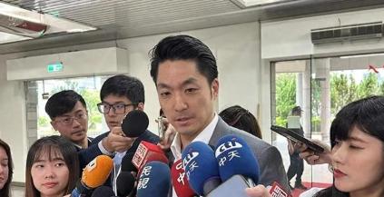 台北市长蒋万安最近对着镜头放了一句狠话：如果大陆军机继续绕台、军演不停，他就要亲