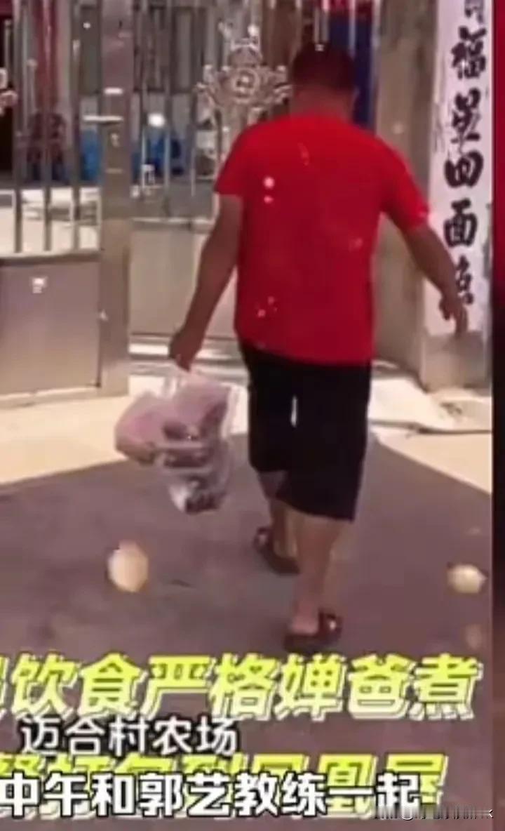 全红婵现在的饮食有专人照顾，出行也有专人保护[赞]

全红婵现在是国宝级的运动员