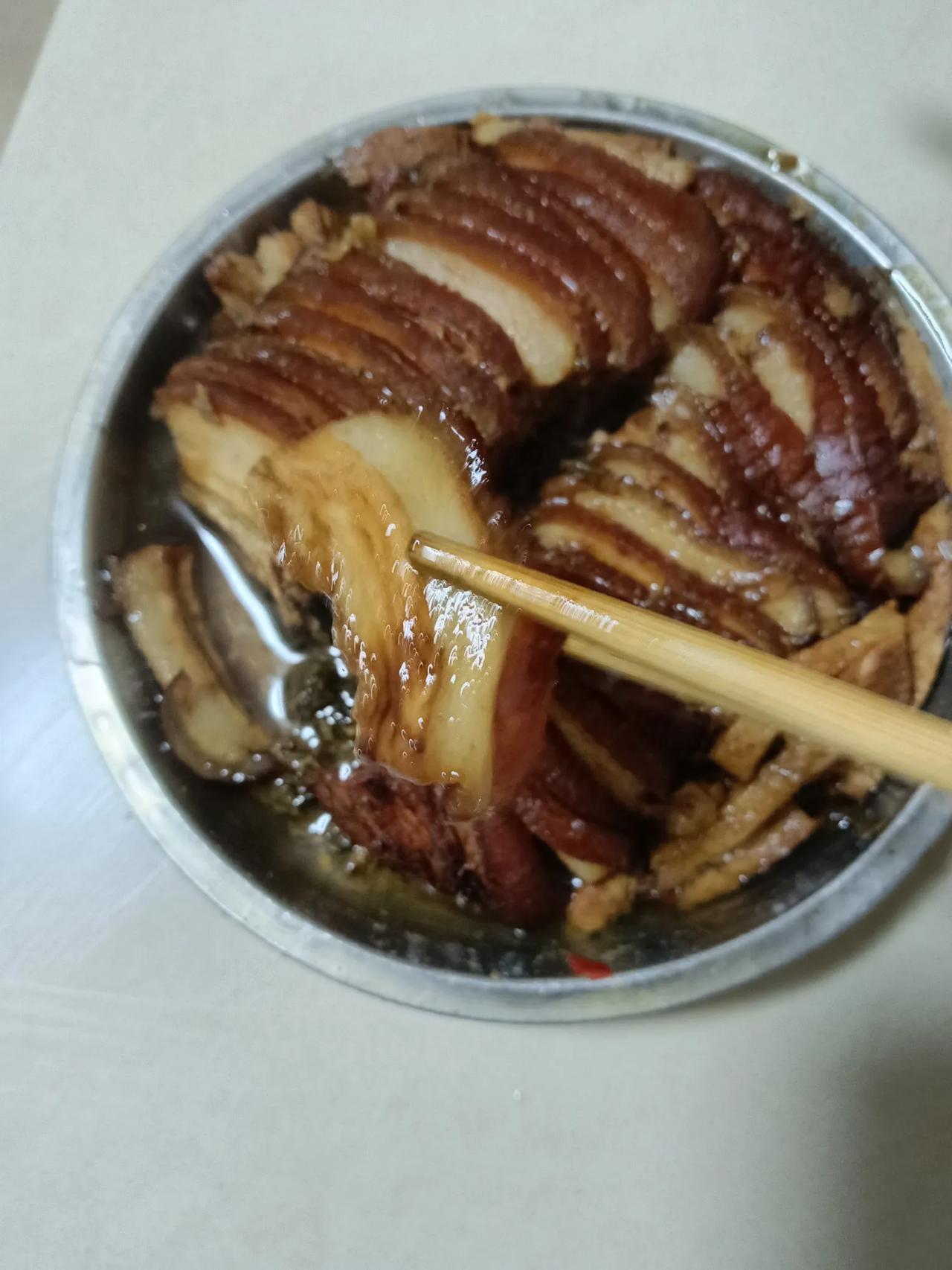 理想平凡的家也是广袤世界:
 
在这纷繁复杂的宇宙间，我们常常在寻觅，寻觅那能开