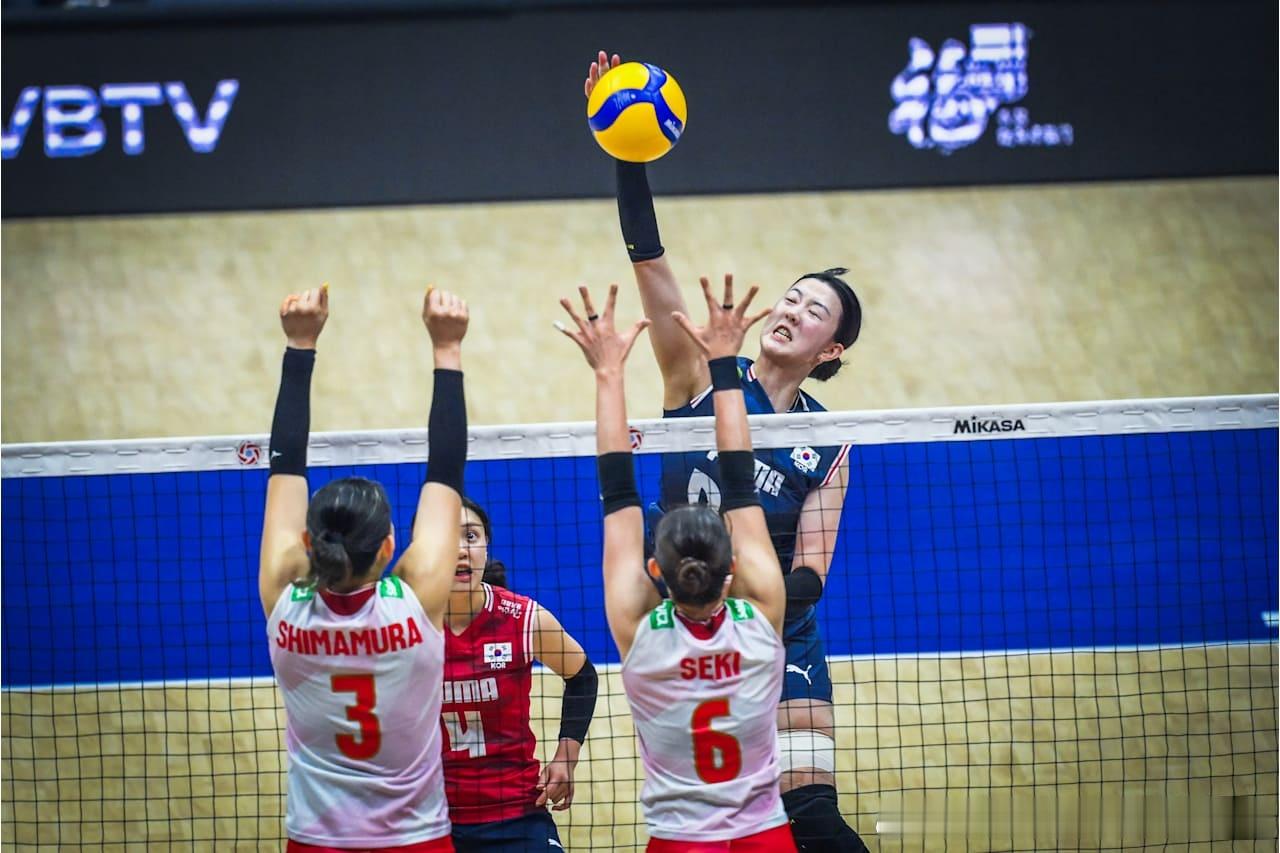 第三局估计很快就打完了感觉韩女已经没劲了就靠下三路撑着了日本女排vs韩国女排20