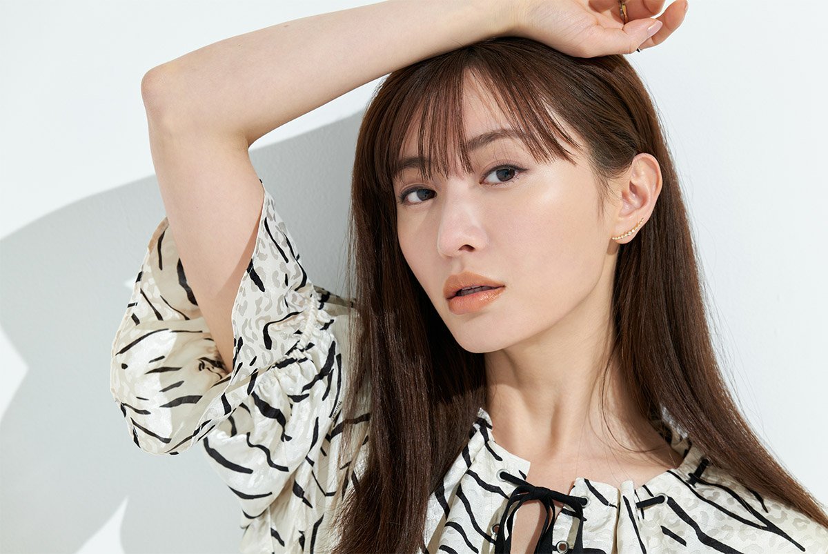 日娱新闻松本真理香 松本真理香 日媒《hominis》采访美图。 