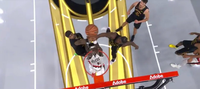 勇士这球没犯规？？？库里吃了多少肖华红利！ 