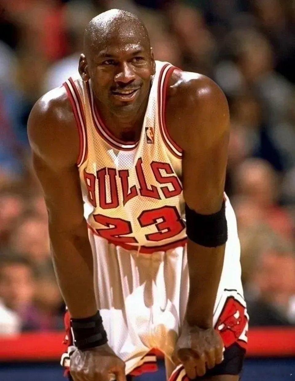 NBA历史上的三套最强阵容，大家认同吗？攻防一阵  魔术师，乔丹，伯德，邓肯，鲨