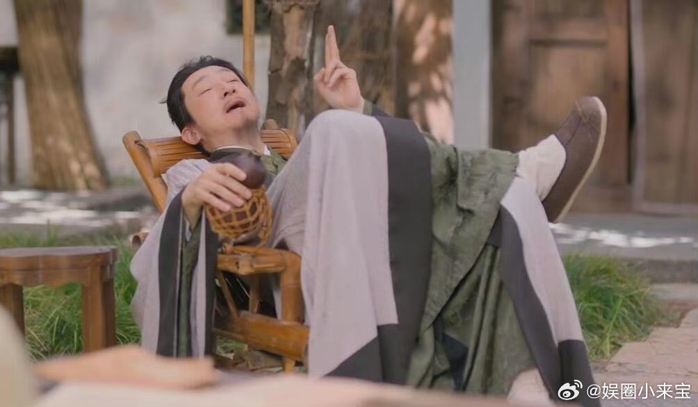 兰香大婚师父苏可举圣旨深意 门第悬殊的婚事暗藏危机，师父选择在大婚亮出圣旨，提前