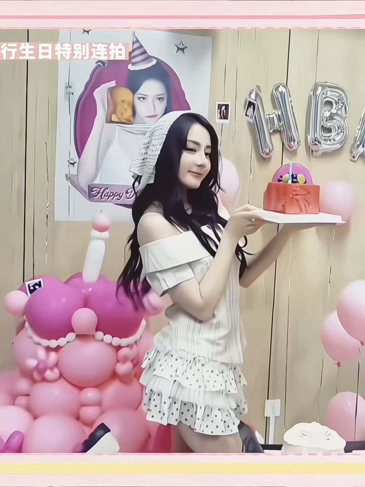 迪丽热巴生日博点赞破1000w每一份热爱都很珍贵迪丽热巴，你值得这么好的宠爱，值