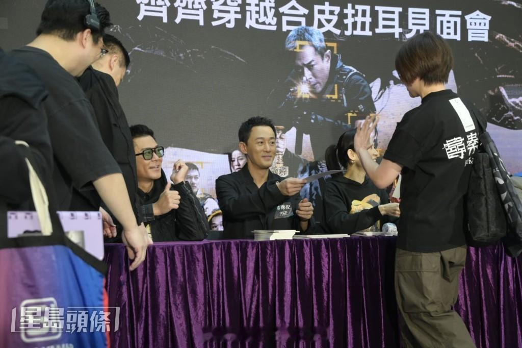 星岛：寻秦记丨古天乐透露票房好考虑拍续集 被宣萱拧耳按头抢答古妈问题 要求以后一