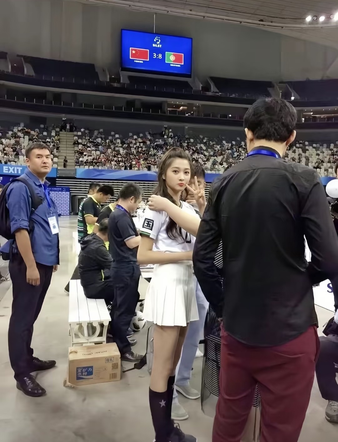 关晓彤关晓彤红掌关晓彤孟露莎 足球少女⚽