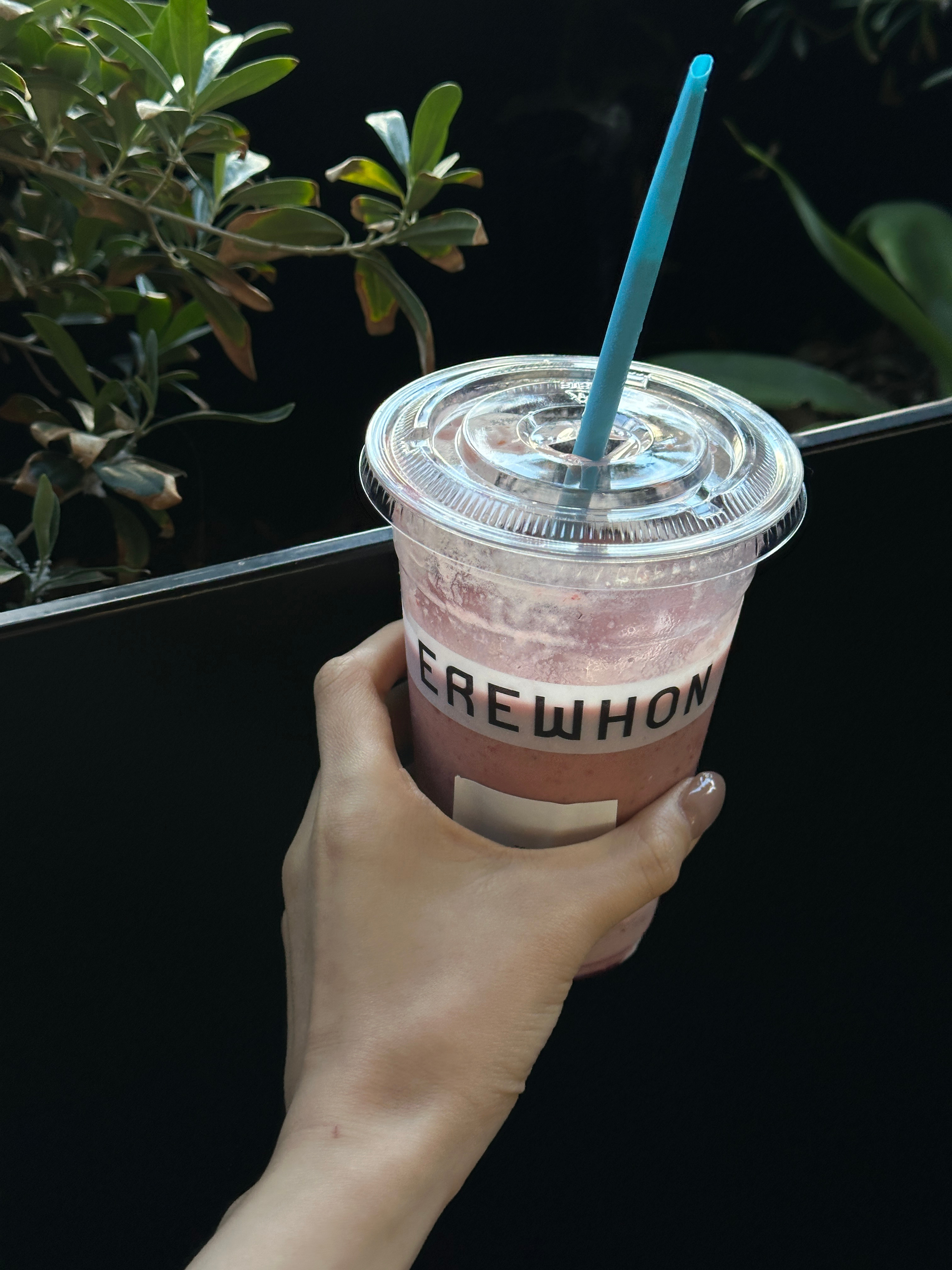 一杯海狸奶昔也是自拍够了 ​​​
