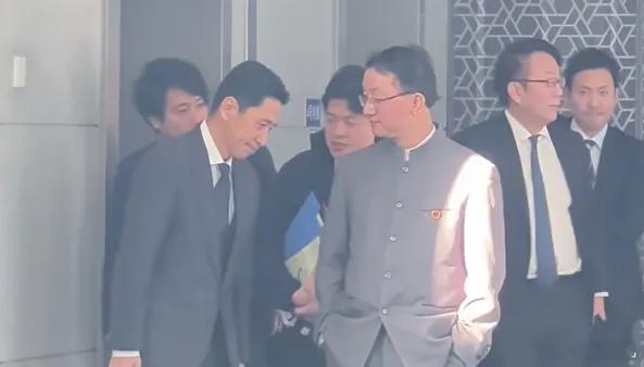 11月18日，中日外交官员磋商。19日，针对“日方要求中方解释为何没有事先告知磋