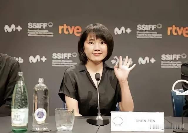 《监狱来的妈妈》，这个影片的制片人是谁？
 
 她叫沈芬，此人十分低调，资料很少