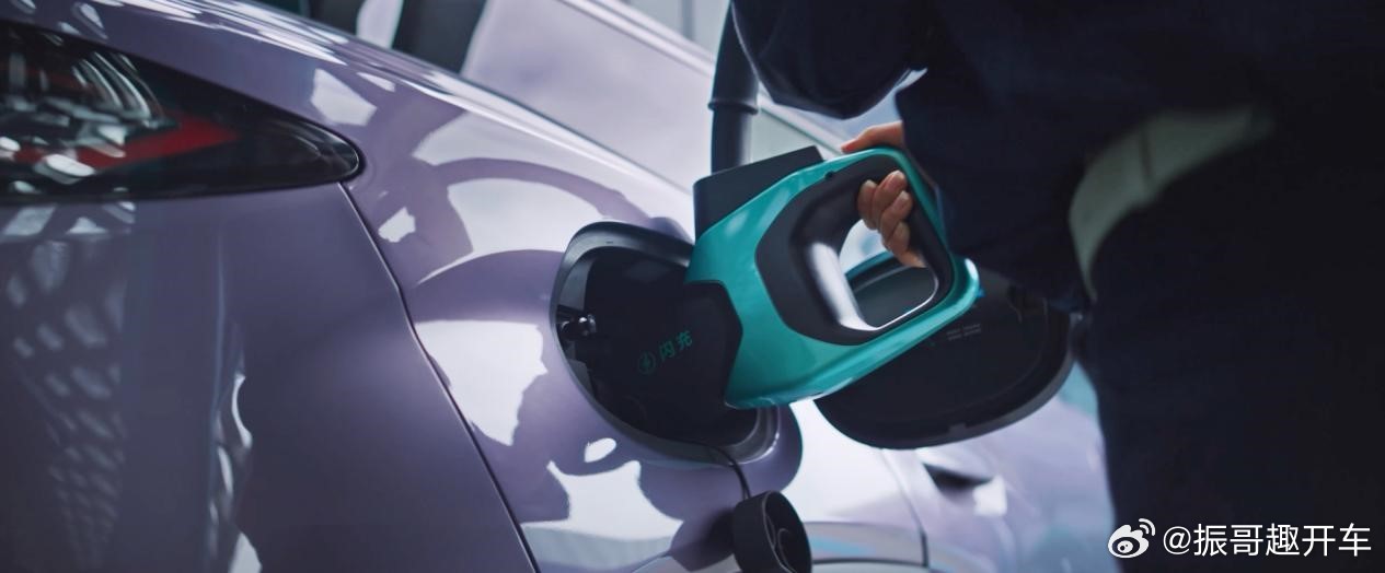 比亚迪王朝B级闪充SUV 宋Ultra EV来了！新车亮点解析：1.宋Ultra