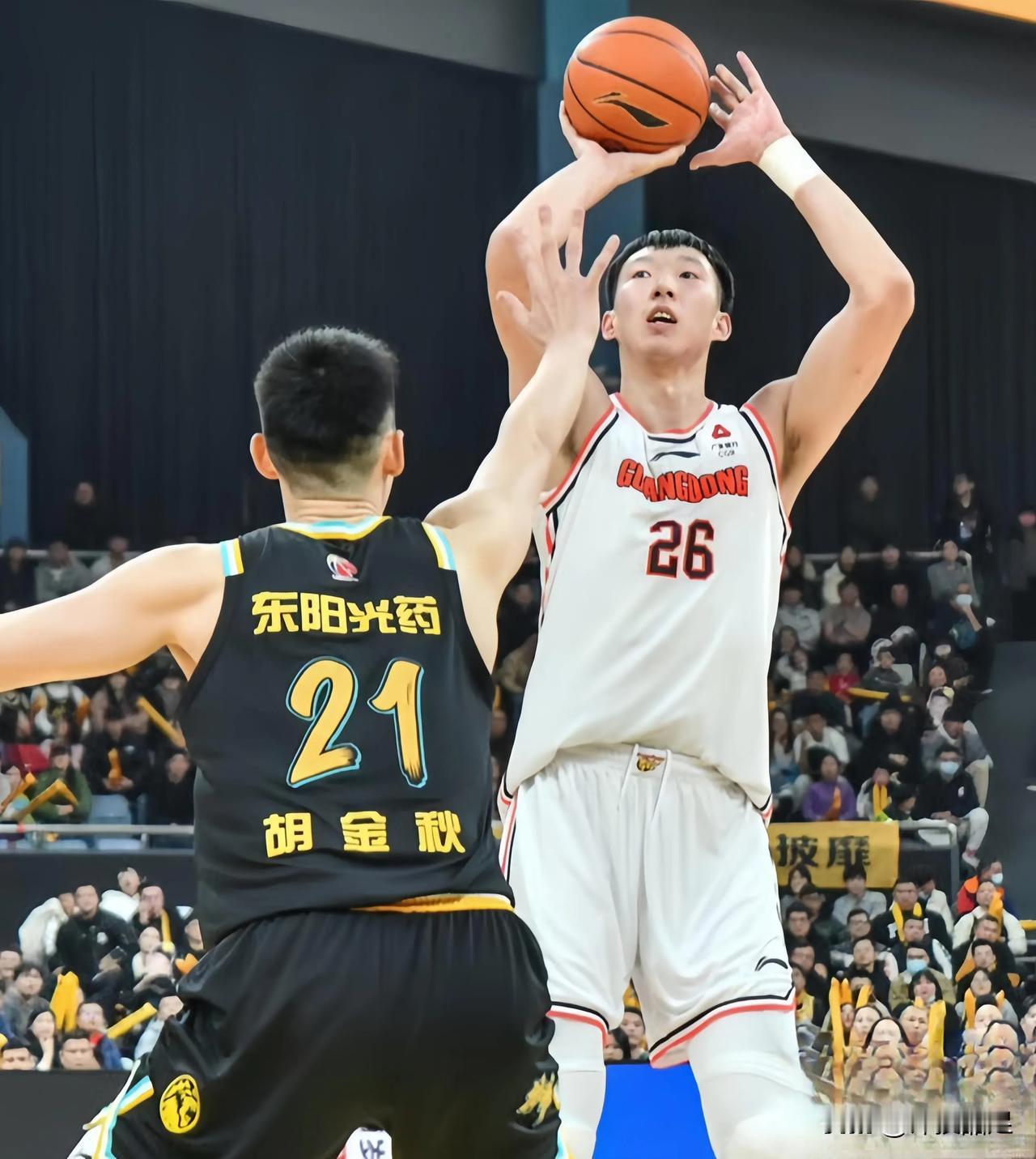 广东队今晚在主场以120：100战胜浙江东阳光药，取得CBA季后赛1/4决赛首回
