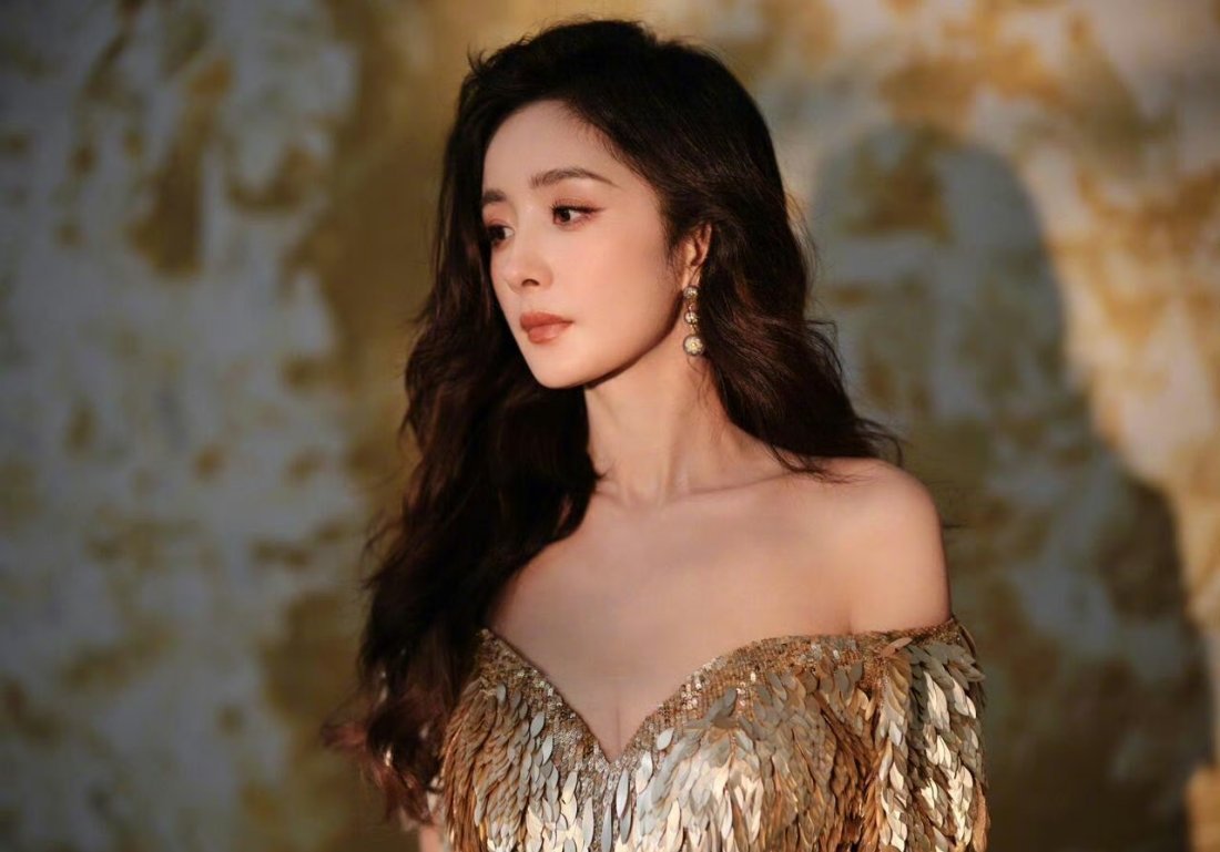 建议杨幂卷发半永久不是发型选她，是她赋予卷发灵魂！[哇][哇] ​​​