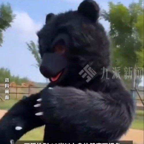 河南漯河这家动物园的招聘，直接在网上炸出了一堆羡慕的声音。他们开出十万年薪招黑熊