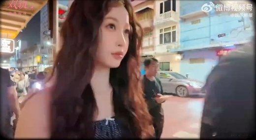虞书欣期待早日和暮暮再相逢虞书欣在 Vlog 里的笑容太治愈了，还期待和暮暮再相