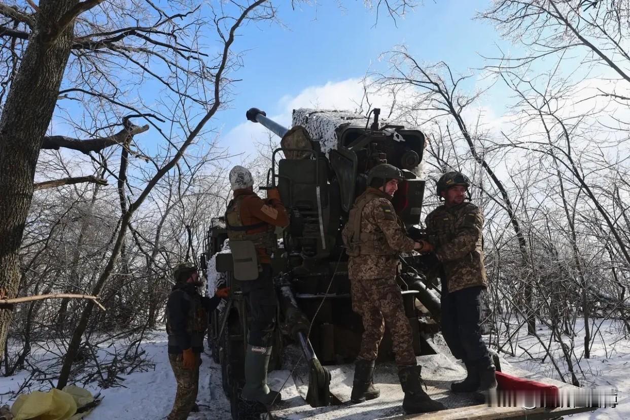 泽连斯基最近接受采访，直接对美国“开火”了。他说，以美国的实力，真想阻止俄罗斯完