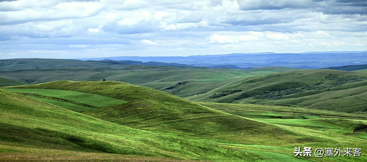 1368年，明军攻克元大都（今北京），元惠宗退回元上都（今内蒙古正蓝旗），蒙古草