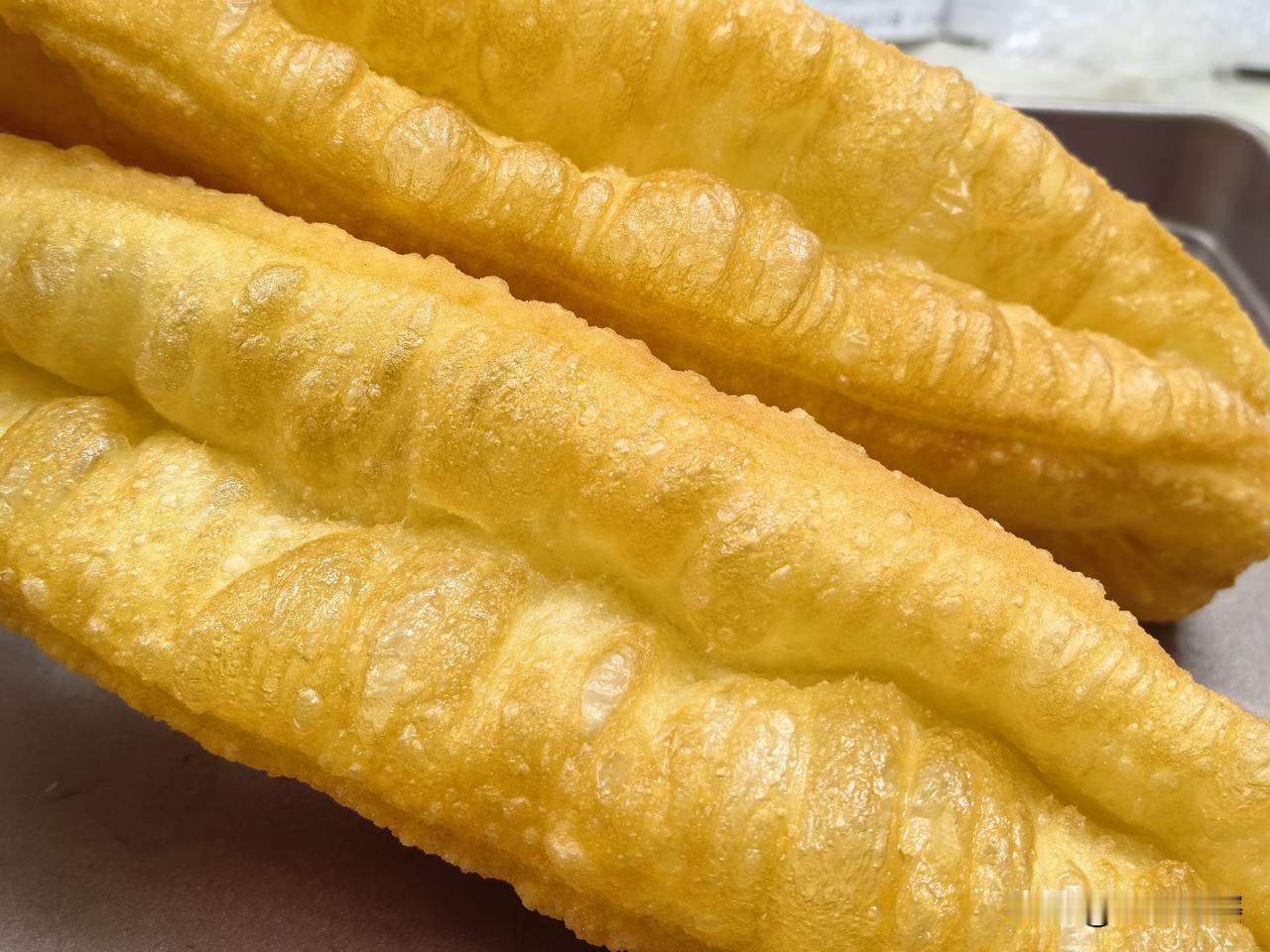 孩子们心心念念的中式早餐四件套安排上，营养豆浆，油条，大包子，茶叶蛋
大家好，我