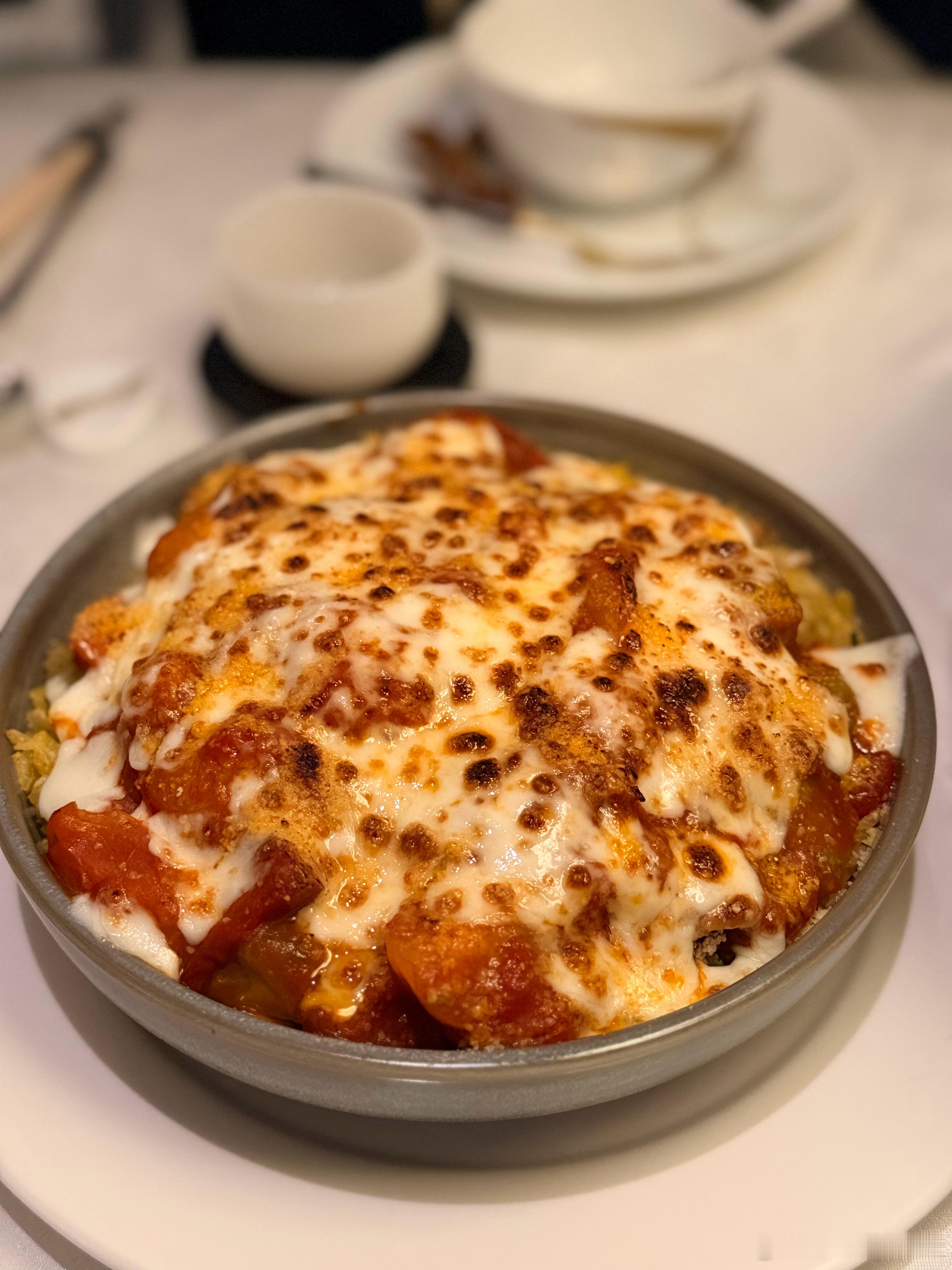 之前香港红棉的邵德龙师傅来上海海味观餐厅，合作一起出“猪扒饭”。邵师傅回去以后，