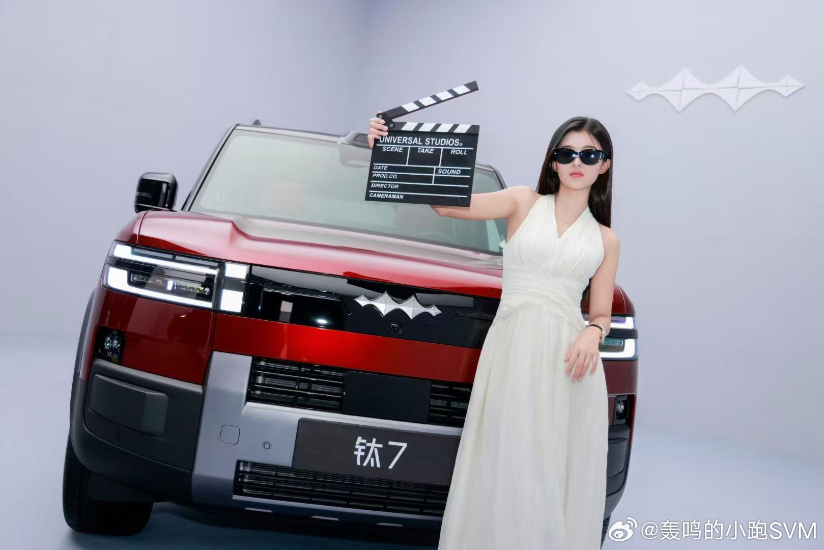 昨天我妹发了些照片给我 我觉得这张封神了你们就说是不是刘亦菲 