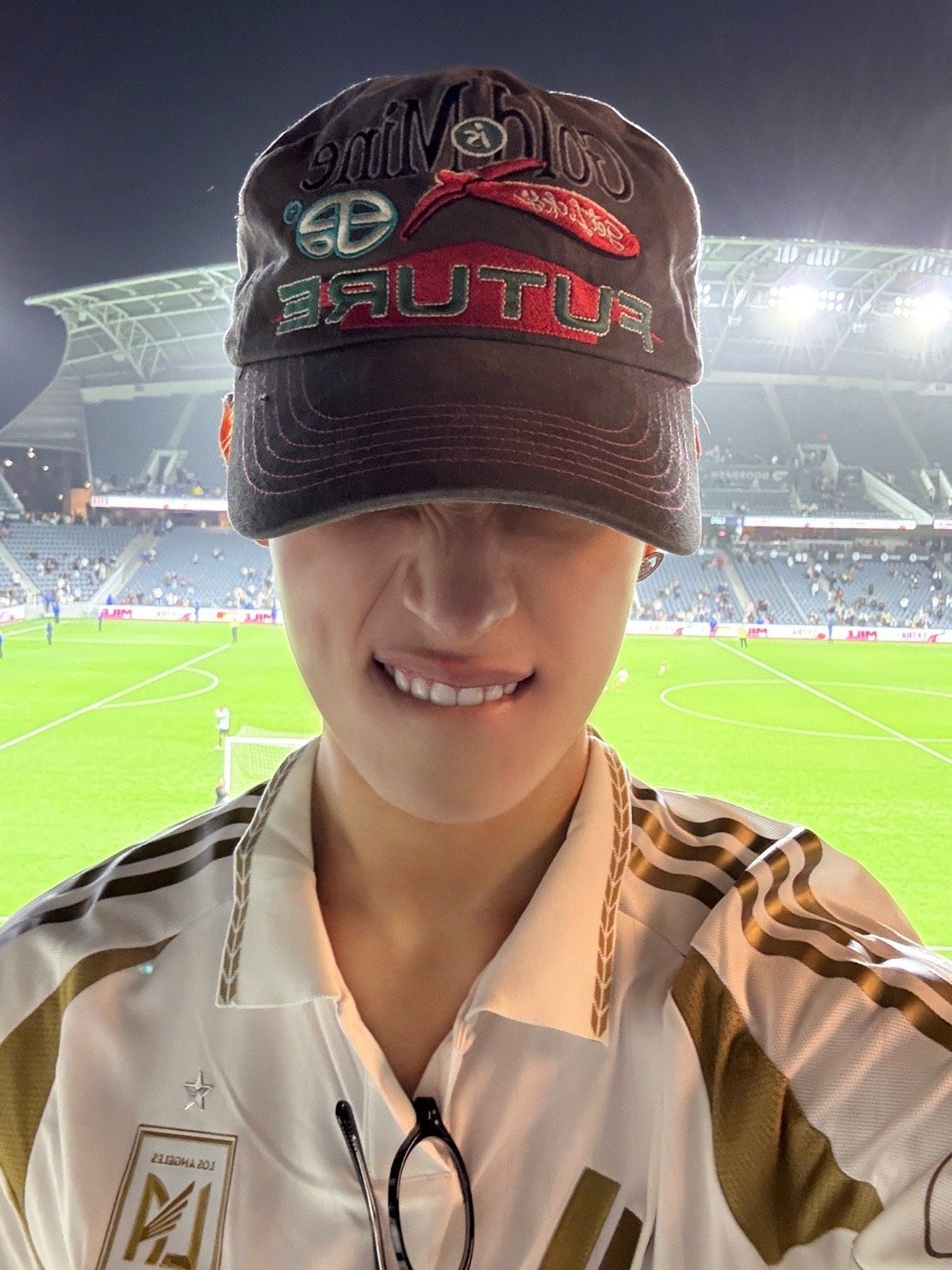 赵雨凡﻿ 🦅赵雨凡james  我发现了一个长得好帅的人决定分享出来大家一起看