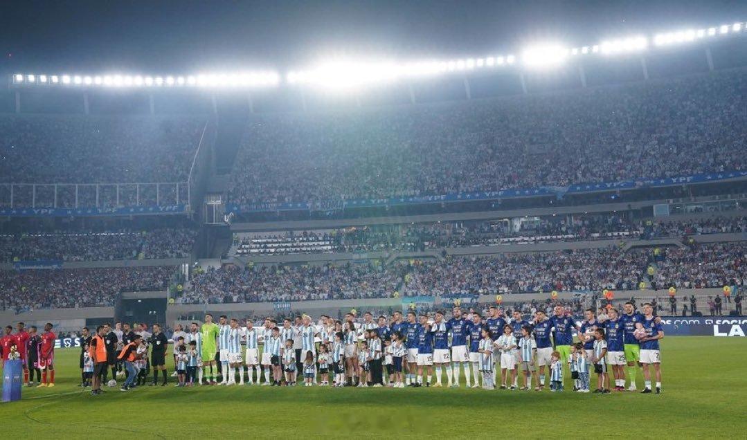 阿根廷国家队🇦🇷 |由于阿根廷球迷在对阵哥伦比亚🇨🇴的比赛中有歧视性和恐