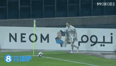 水原三星女足打进武汉江女足的第3个进球，绝无争议。

水原罚角球，武汉队两个门柱