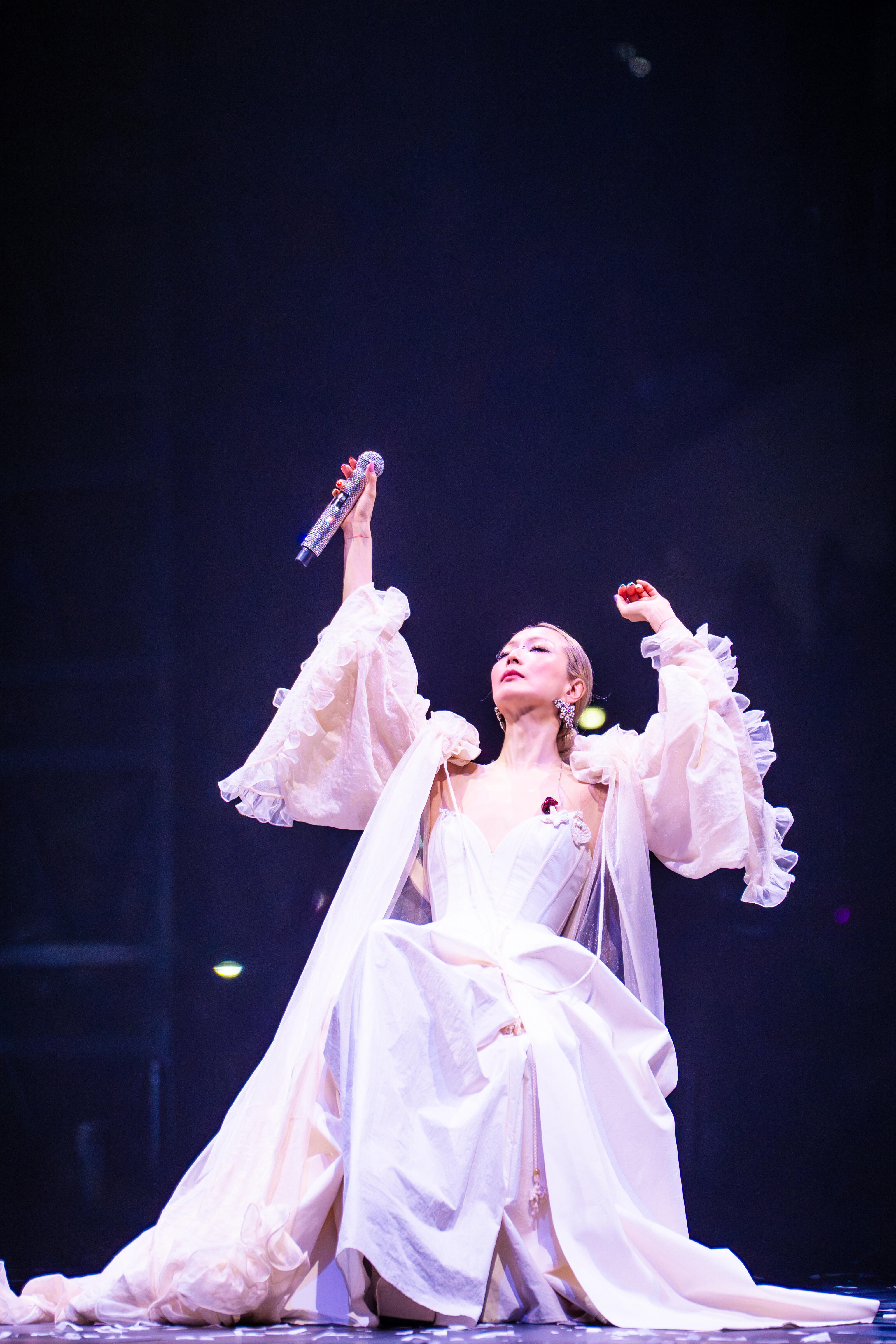 不好想象 外面睡袍脱了 多好看 气鼠 