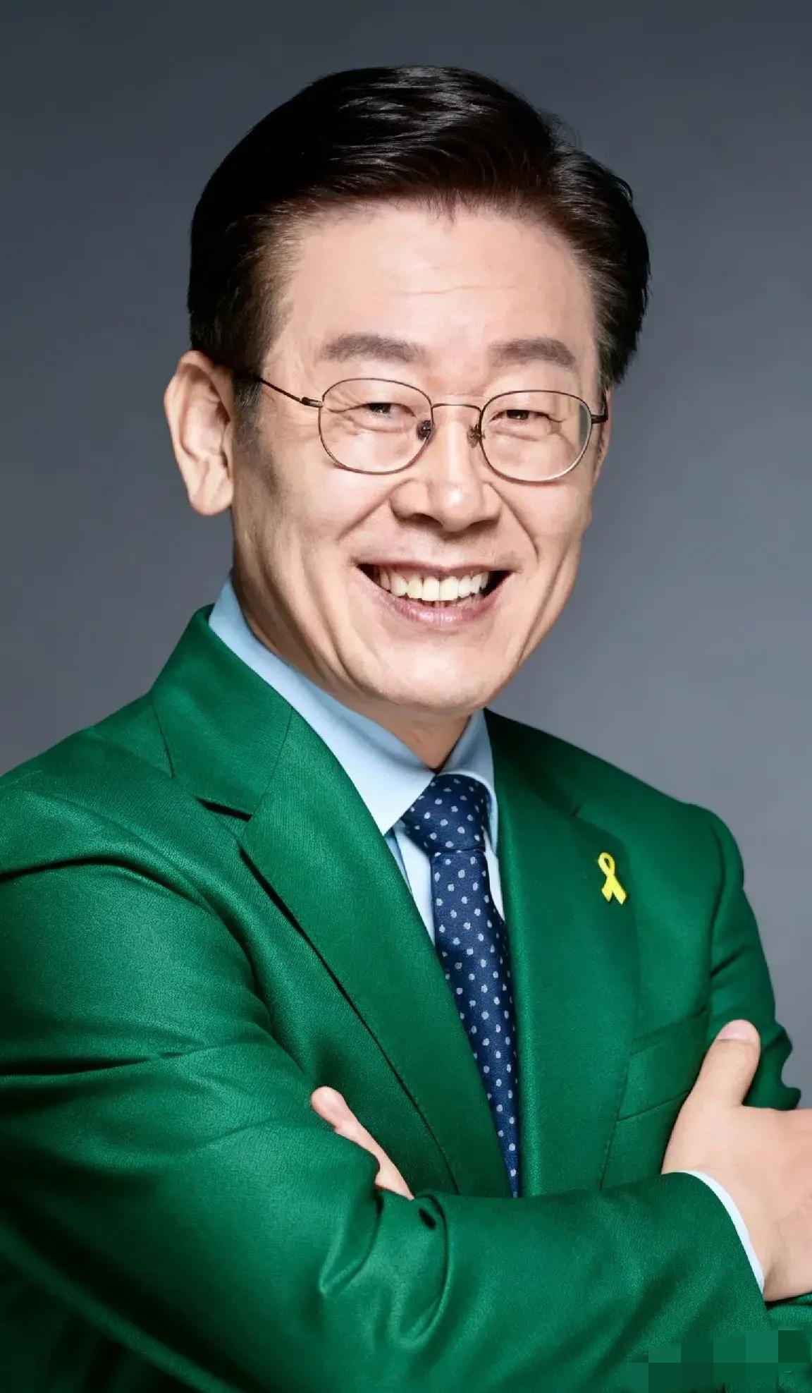 韩国总统李在明公开表态！
2026年4月6日，韩国总统李在明在青瓦台主持的国务会