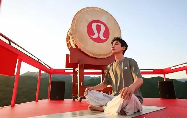 对于这种喜欢玩擦边宣传的当事方，管他什么品牌，按三星同等待遇就对了！想吃我们的市