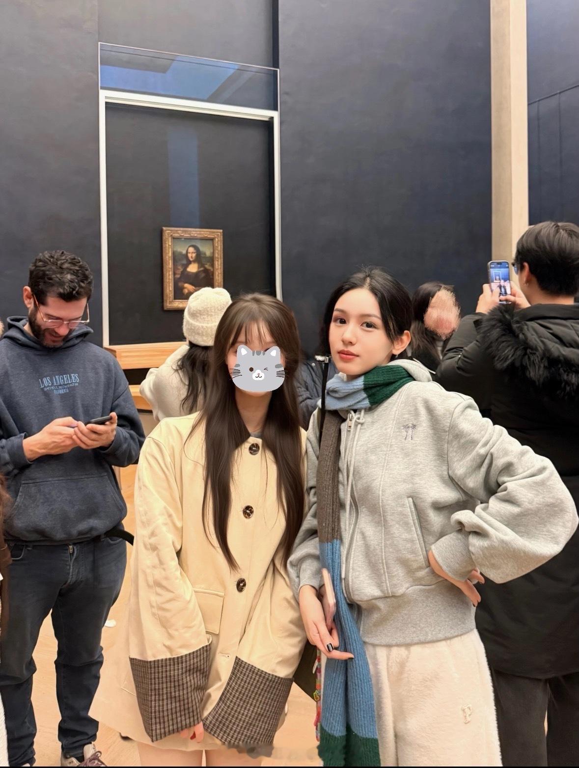 巴黎卢浮宫偶遇周也网友巴黎卢浮宫偶遇周也 你们都是怎么偶遇的啊，求教程 