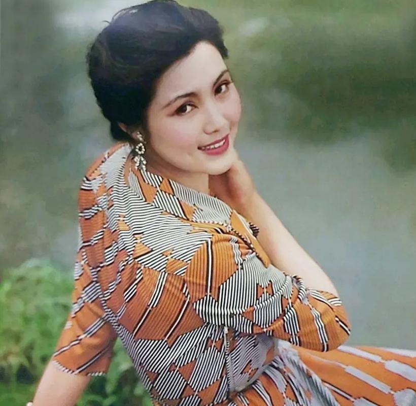 姜黎黎，女，1954年12月18日出生于中国辽宁省沈阳市，汉族，中国内地演员，1