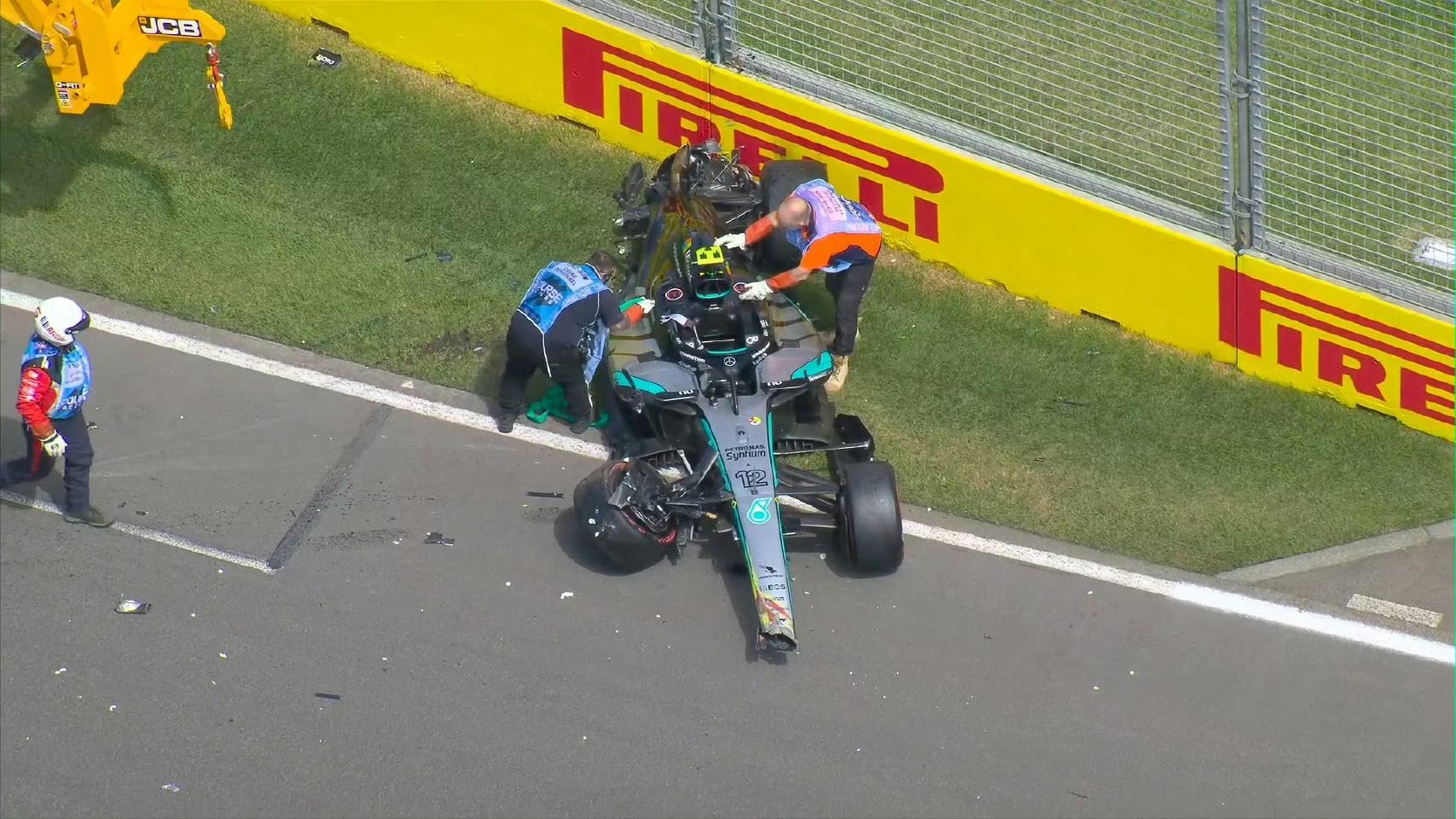 2026F1澳大利亚大奖赛飞驰人生的风吹到了F1赛场上，梅赛德斯爆装备了。。。幸