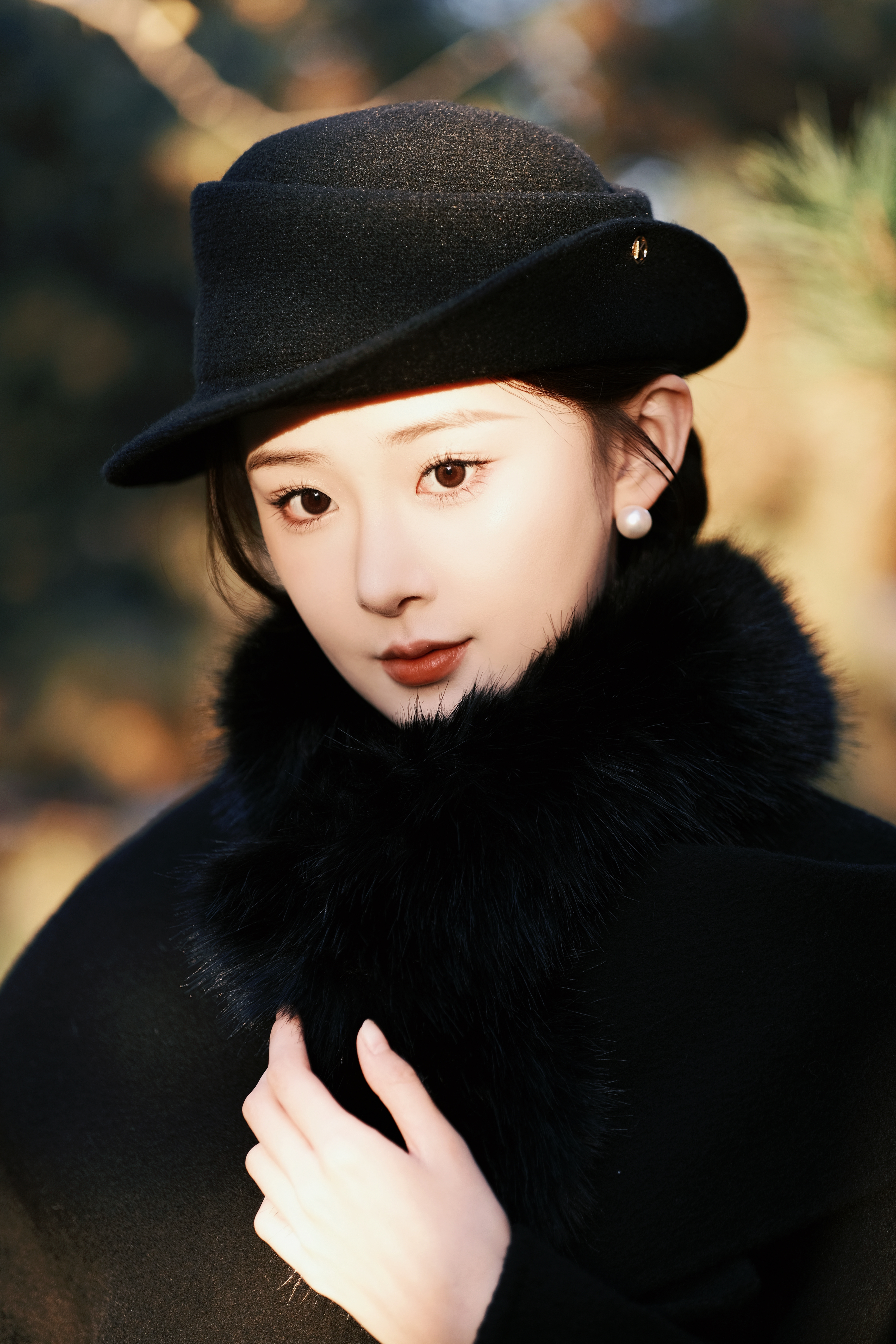 “在这个落叶像雪的季节”周末愉快喔！🍂💗