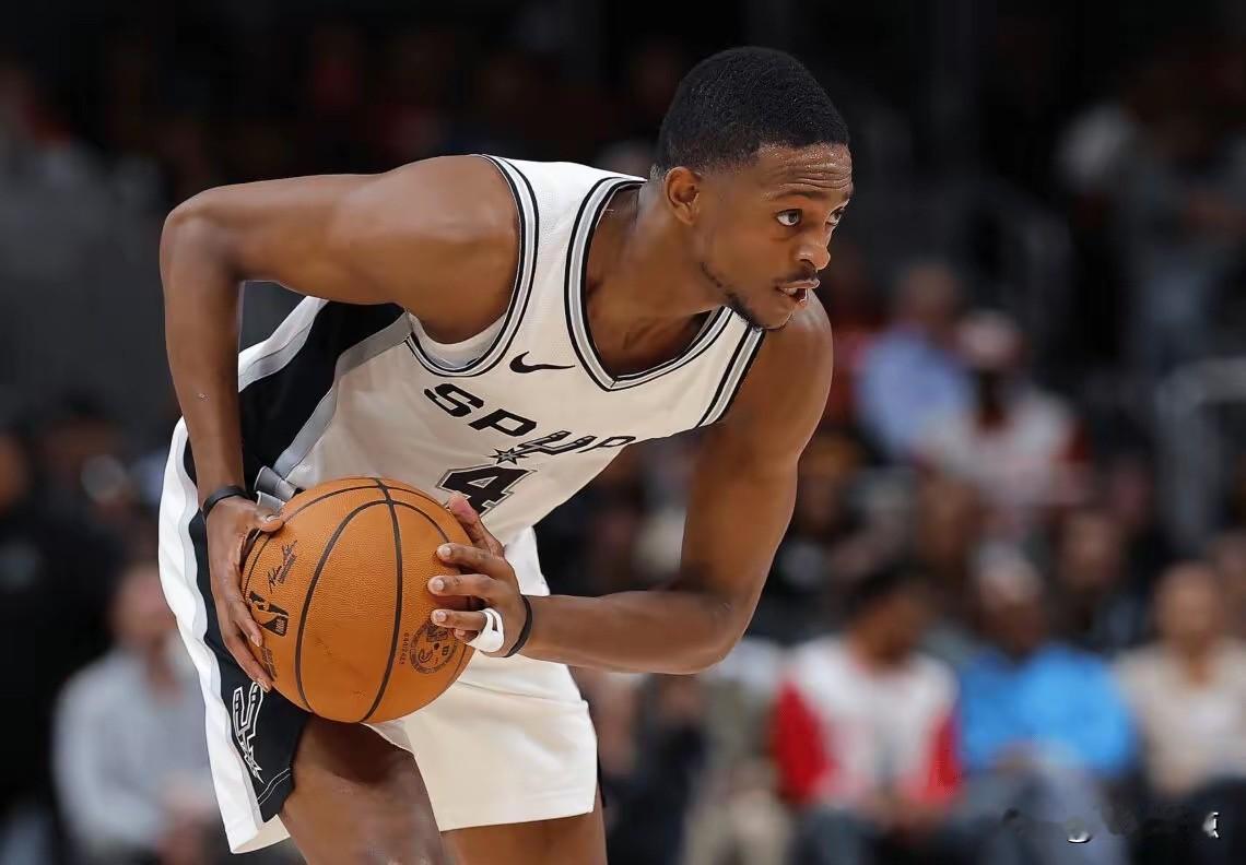 小狐狸把身价打没了

今天马刺队客场挑战鹈鹕队，鹈鹕队联盟垫底球队，作为马刺队的