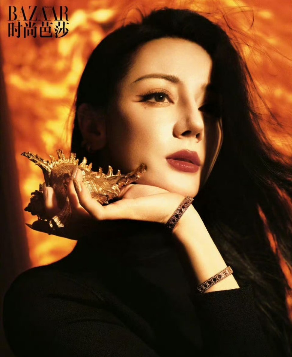 杨紫在迪丽热巴跟前根本不值一提。 ​​​