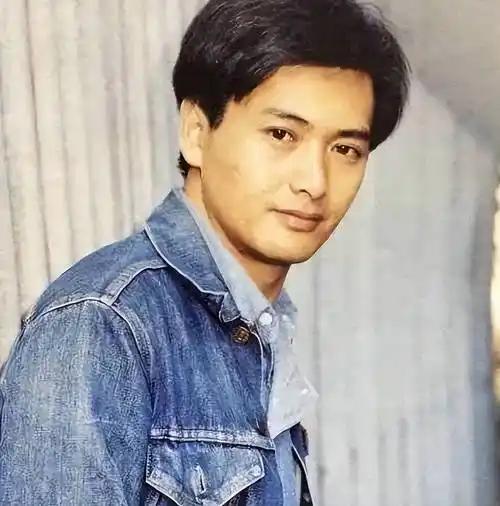 人老了也需要性的，有时候男人身体不行了，眼睛，心里还惦着。男人不论多大岁数都喜欢