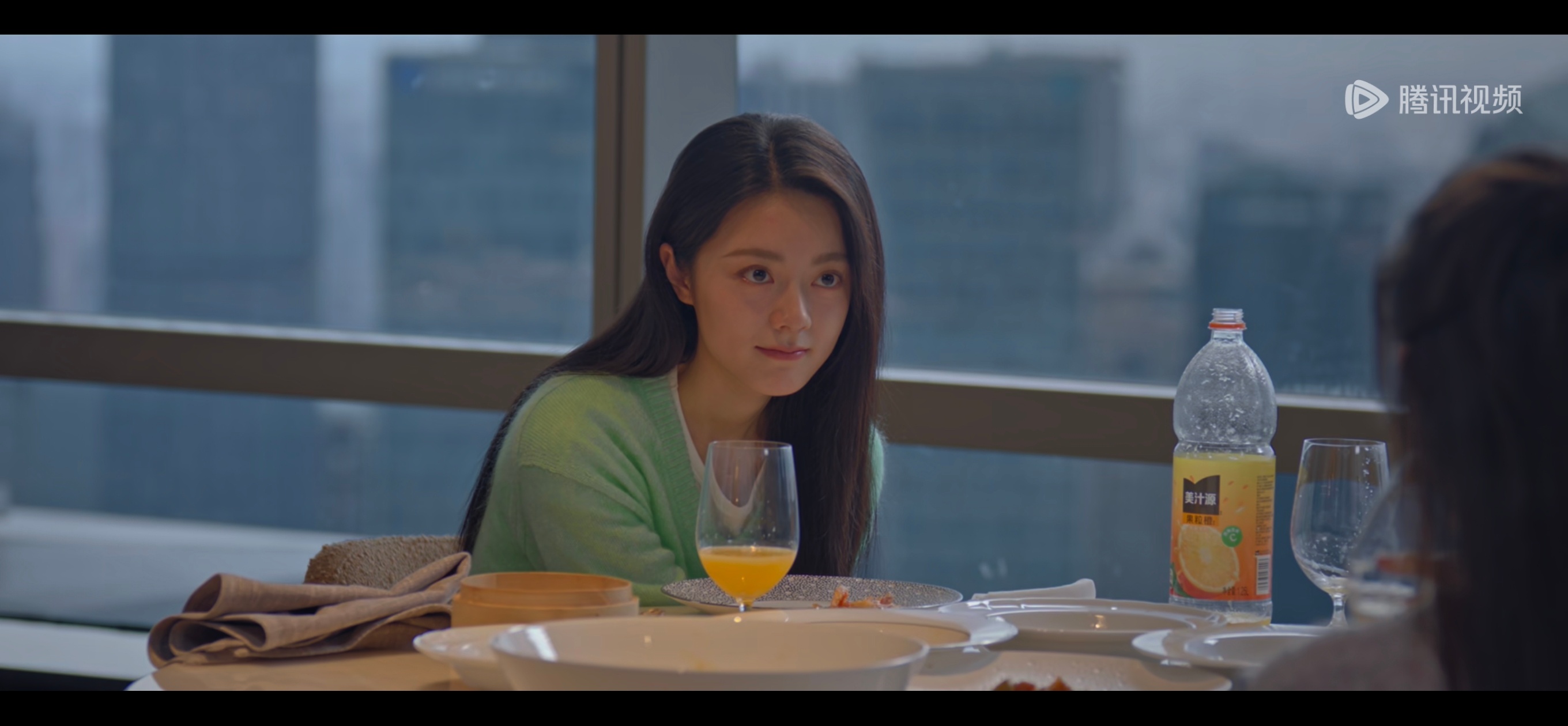 这个汇源是不是植入广告了，不然你们这么高级的餐厅喝如此亲民的饮料，真是让人不适应