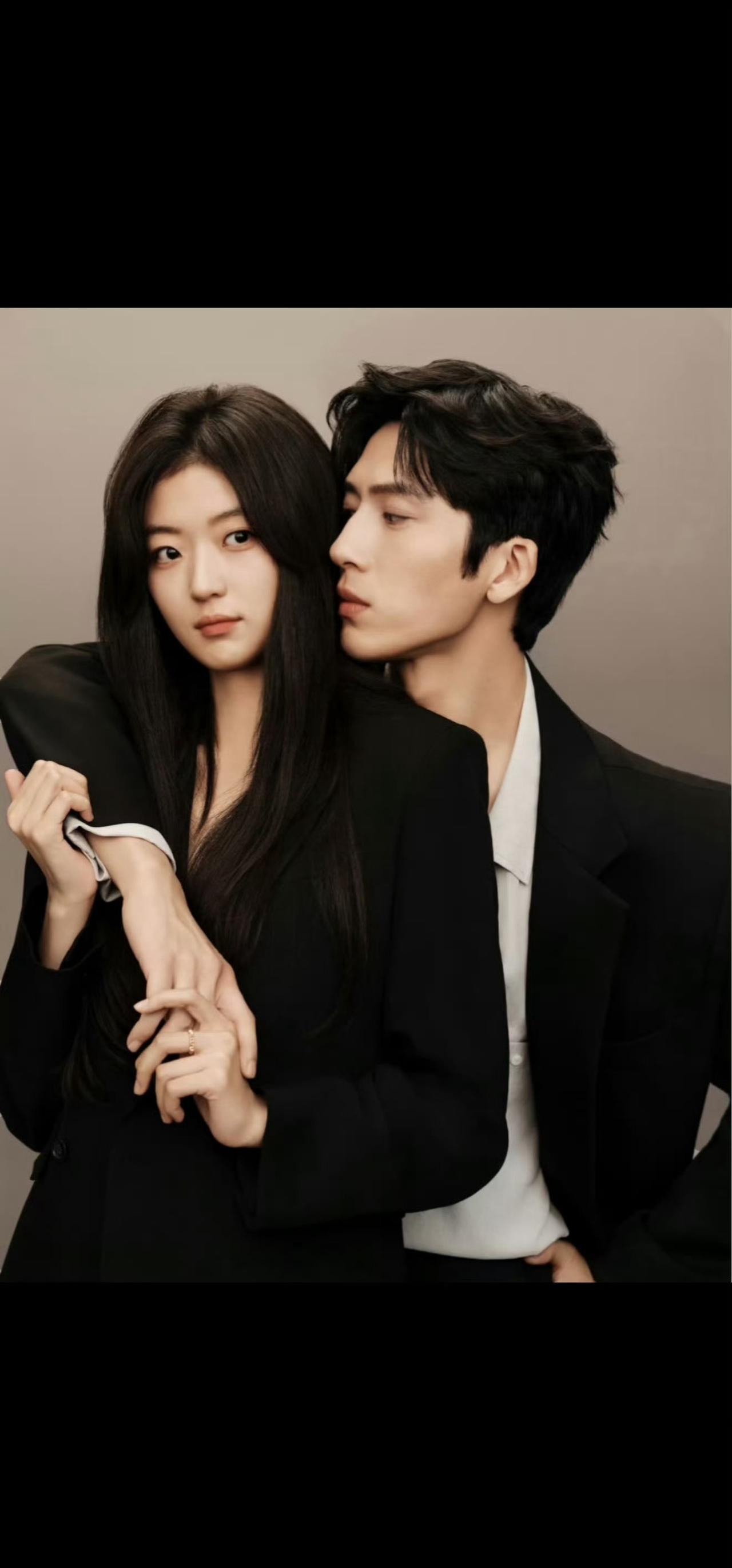 早春晴朗原著“创业初期只招男生，舍不得女孩子吃苦”的设定引发巨大讨论
原著作者回