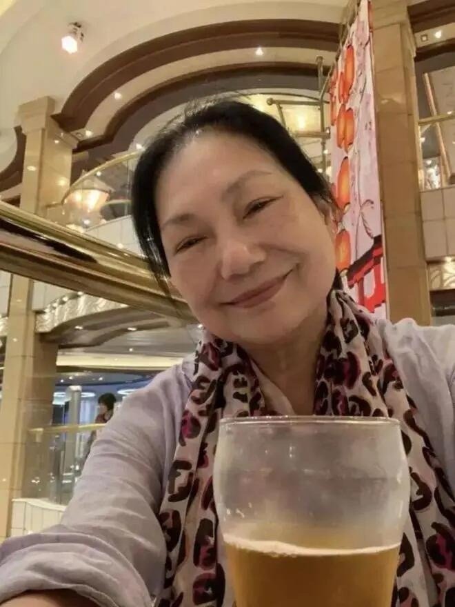 S妈思念大S到失眠无助虽然白发人送黑发人真的很惨…但他们家有一点风吹草动就会上热
