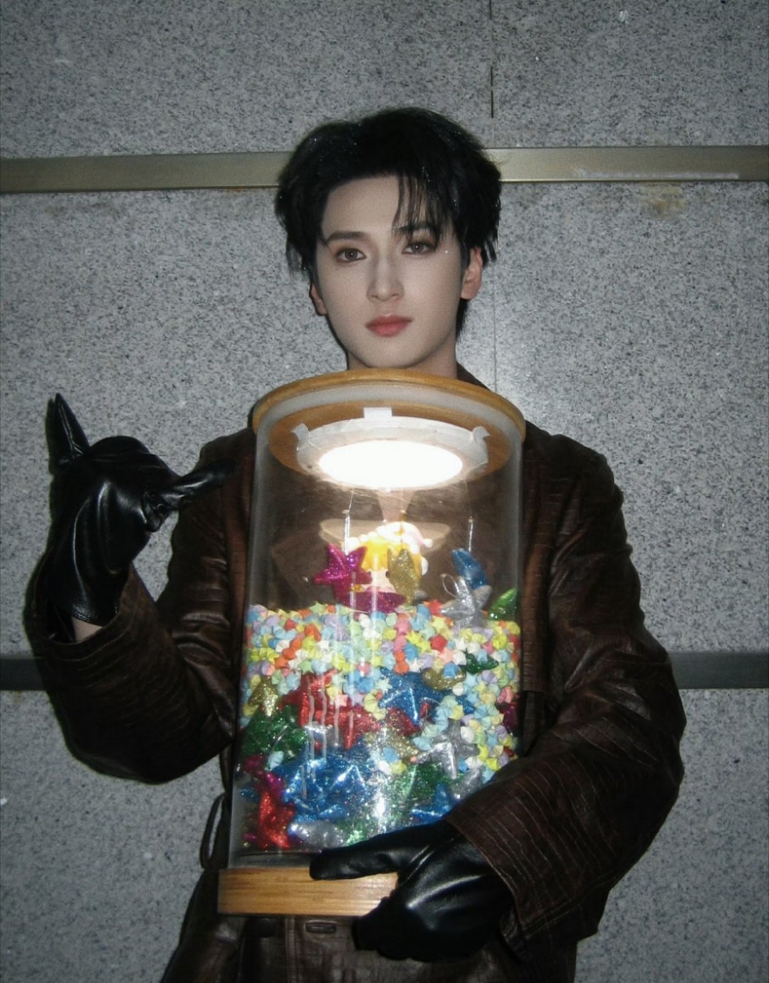 严浩翔六周年快乐❤️这一程感谢有你❤️永远做你的歌迷朋友❤️演唱会顺利❤️ 