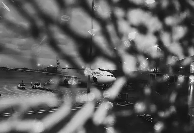 大批“五一”航班突然取消背后 大批“五一”航班突然取消，这背后的原因可太闹心了。