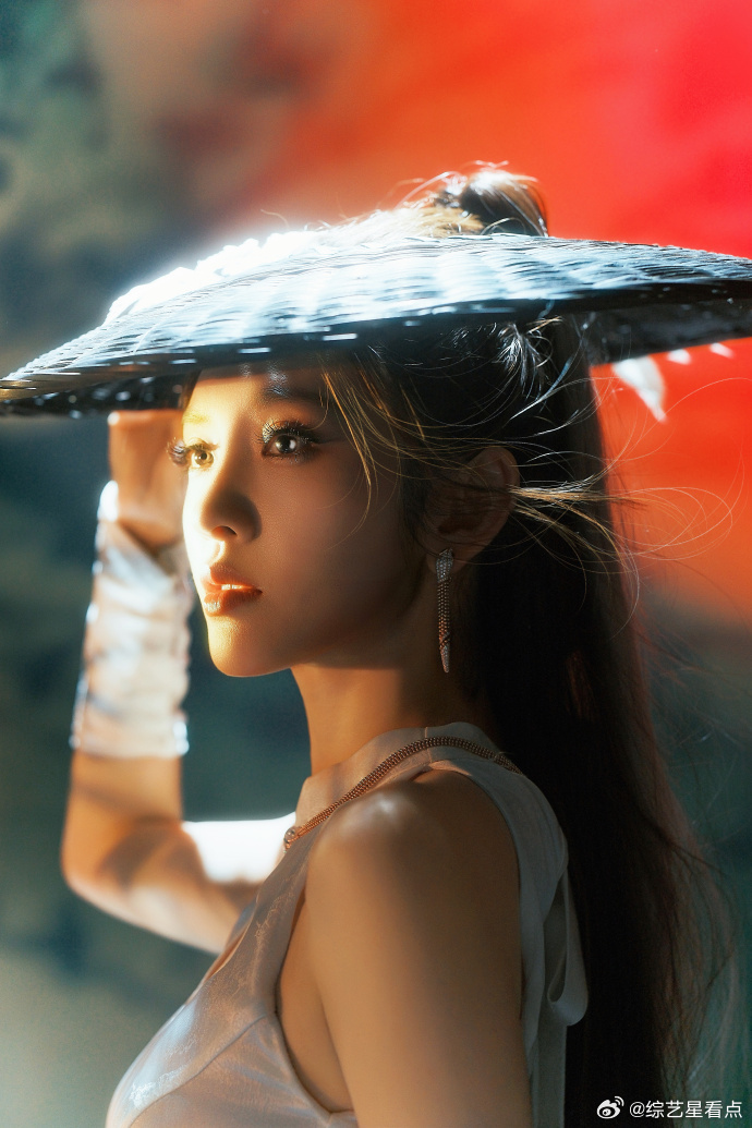 唐艺昕江湖侠女造型唐艺昕侠女造型气场全开 又美又飒又好A的感觉直接拉满了屏幕里面