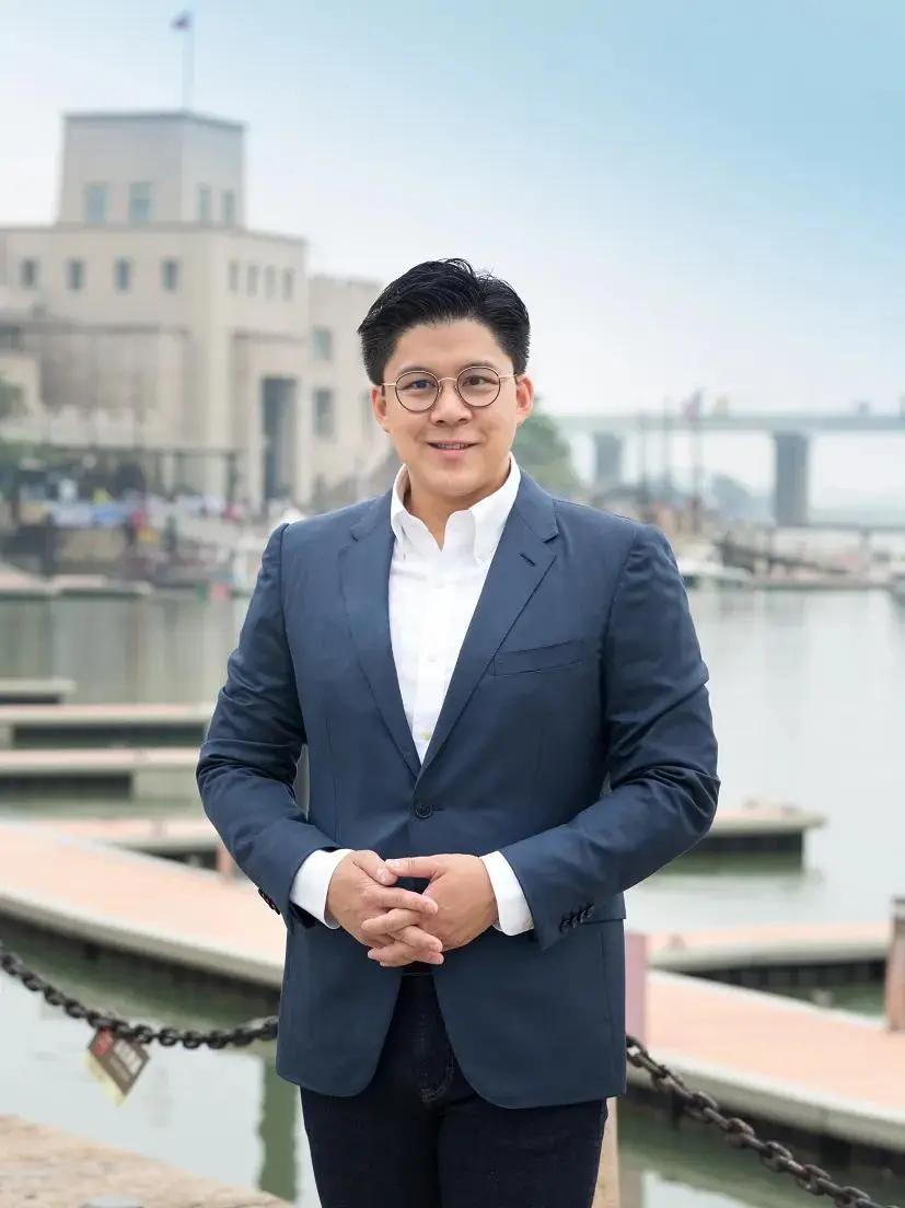 霍启刚出任香港马会新任董事，看似是普通商界任职，实则是香港百年圈层格局变动的标志