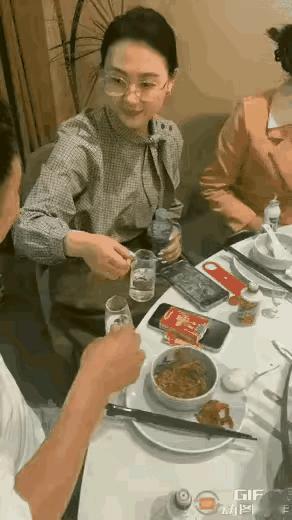 厉害，一杯水喝的那么快。