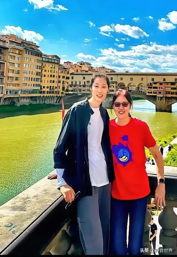 朱婷爸爸说，我们就是普通的农家孩子，找伴侣，只要有文化，有工作，人品好就行。
